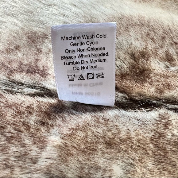 Coldwater Creek. NWT. Faux suede and fur vest.SZ 3X - Picture 6 of 6